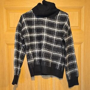 Liz Claiborne Black and White Plaid Turtleneck Sweater